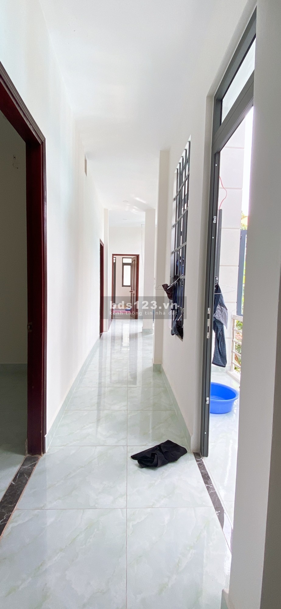 Hẻm xe tải nhà đẹp nhức nách chỉ 100tr/m2 nở hậu nằm ngay trung tâm Q9