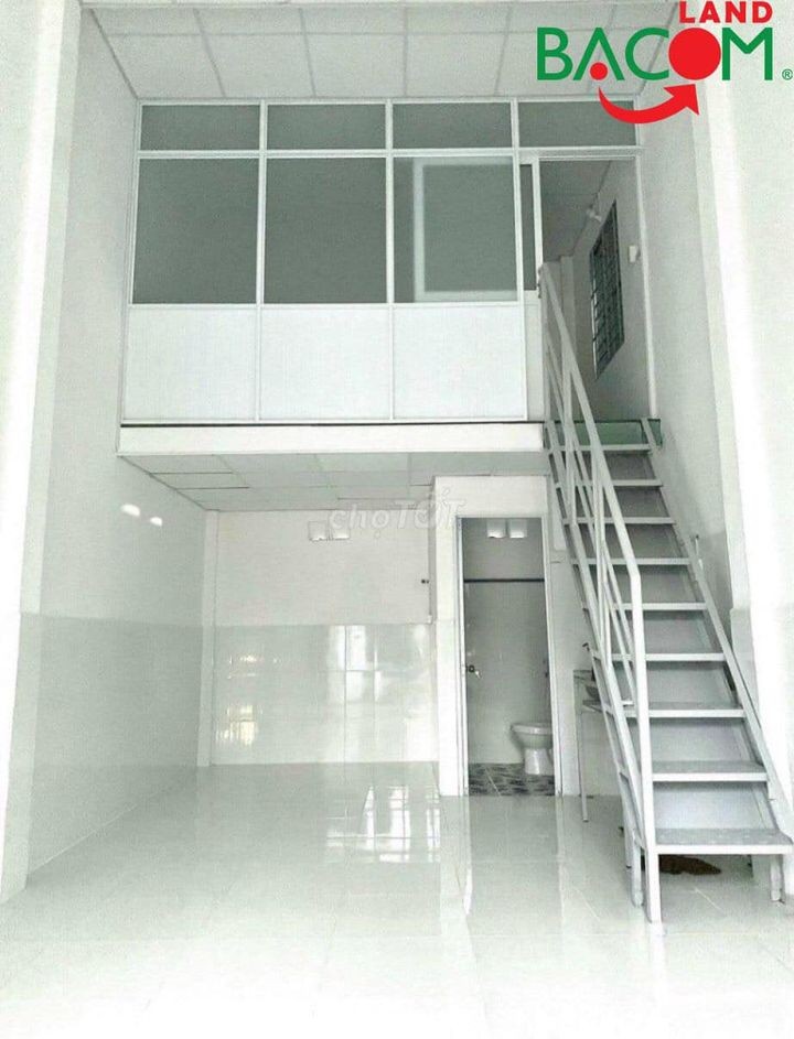 Bán nhà mặt tiền kinh doanh ngay chợ, dt 225m2, sổ hồng riêng, thổ cư, Long Bình Biên Hoà