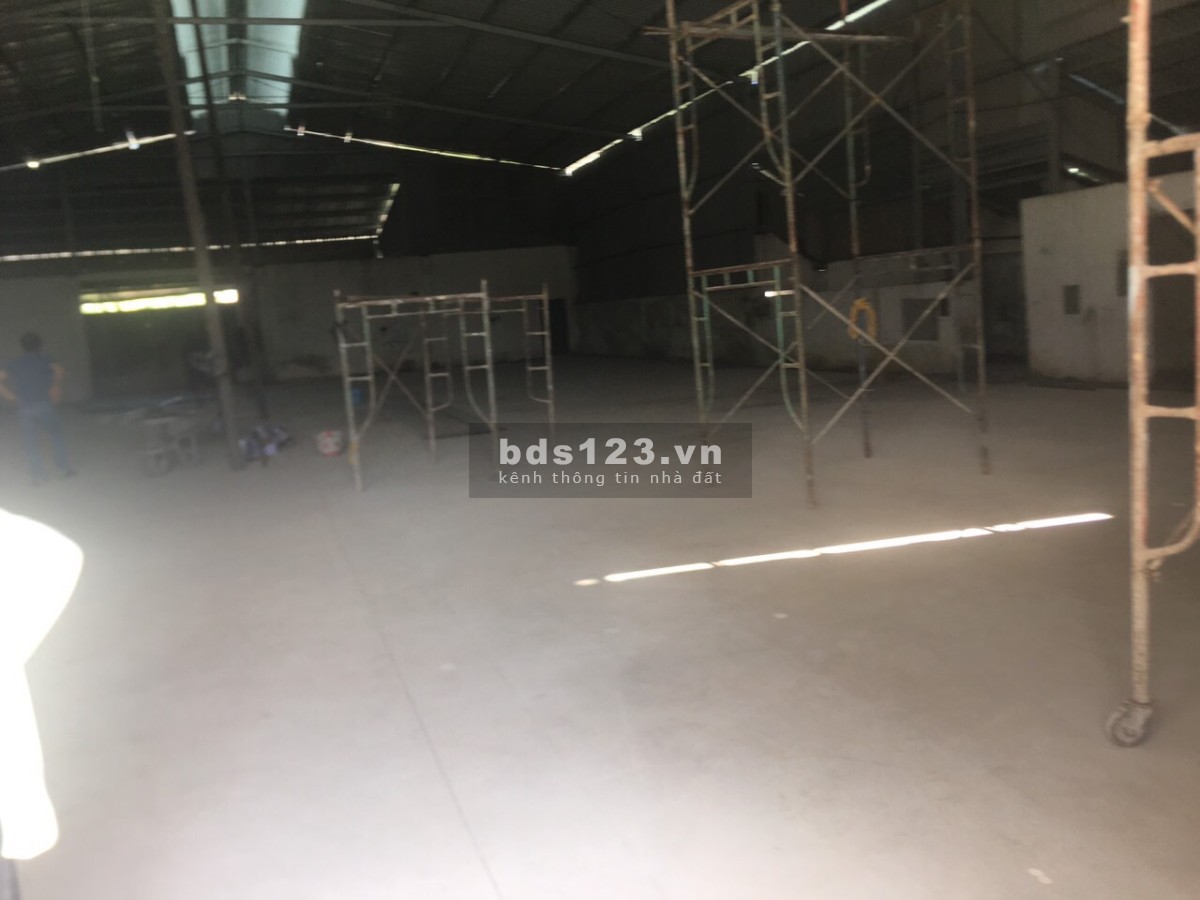 Cho thuê kho, xưởng 1000m2 mặt tiền đường Linh Đông, phường Linh Đông, thành phố Thủ Đức.