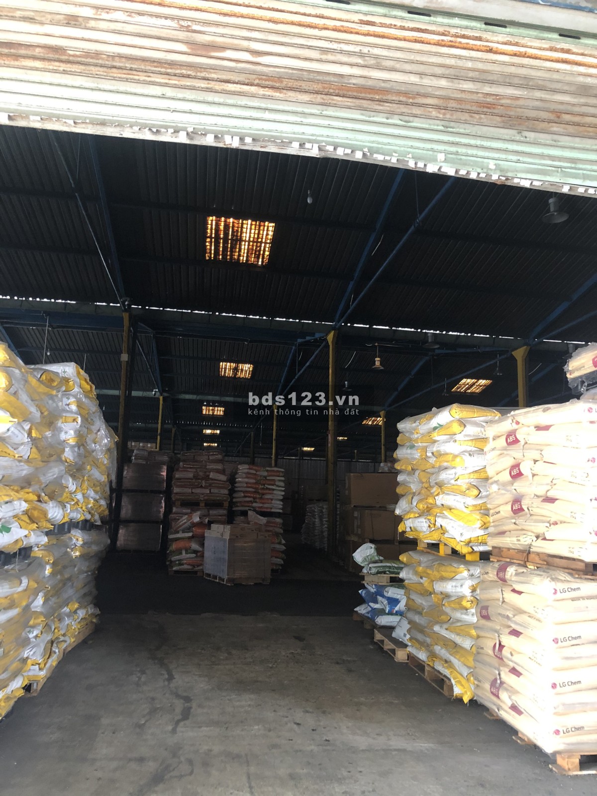 Công ty Nhất Việt Logisticscho thuê kho khu công nghiệp Sóng Thần 1,2 Dĩ An Bình Dương
