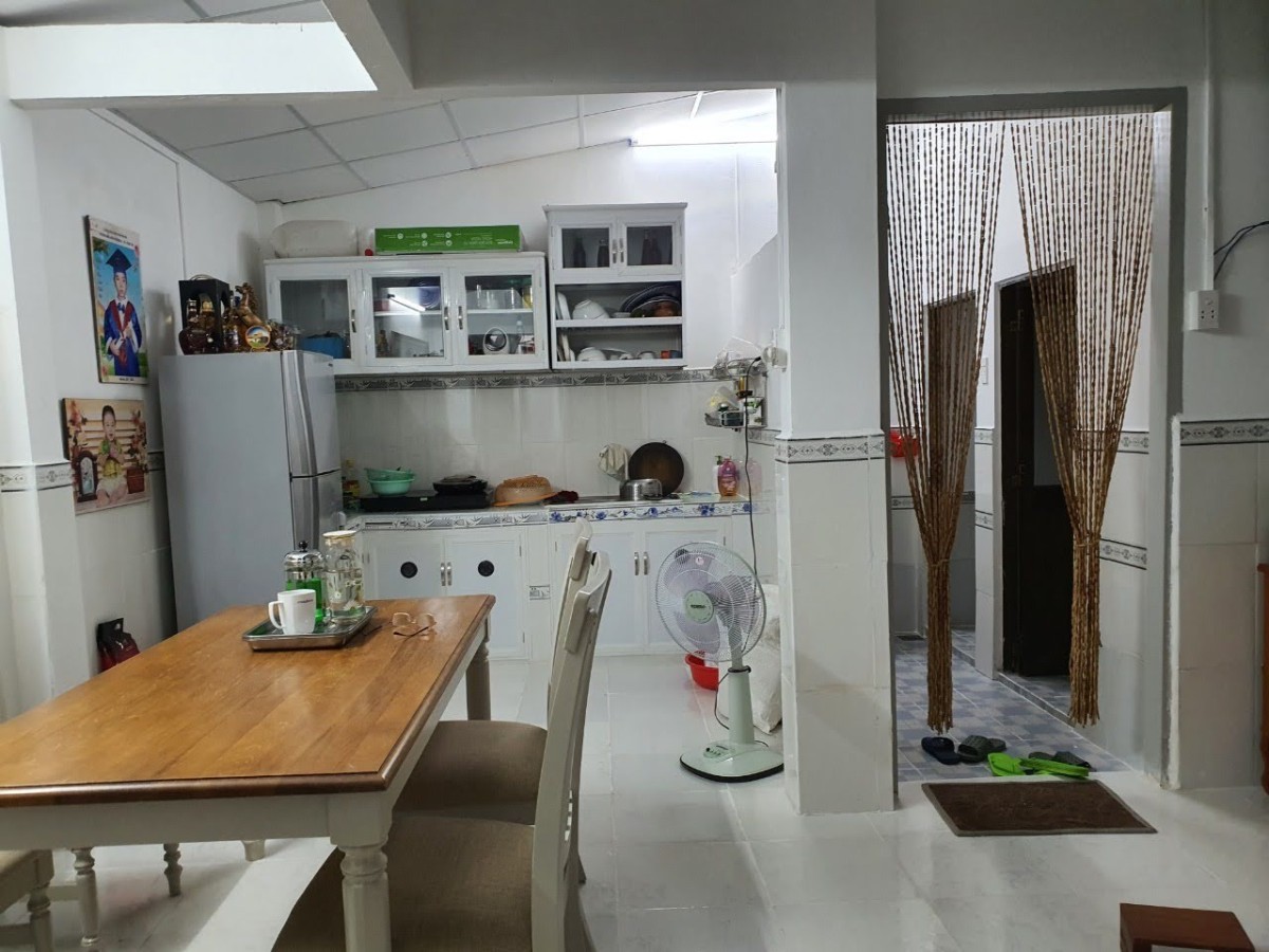 Bán nhà HXH đối diện Vinhomes Granpark DT 80m² (5,5 x 14) giá chỉ 3,3 tỷ đồng