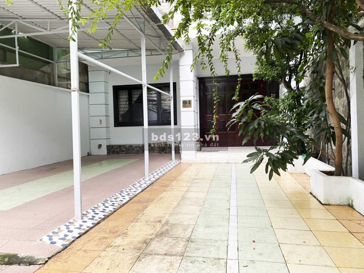 Bán biệt thự sân vườn đường số 2 phường Tân Quy, Quận 7