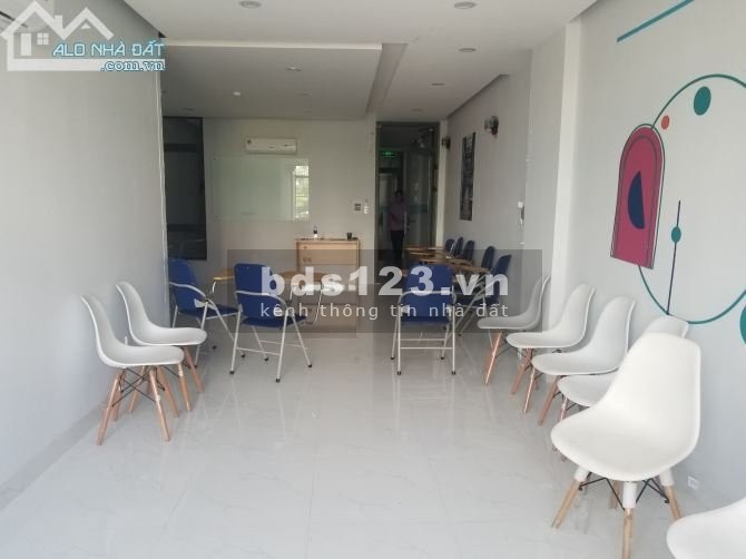 Văn phòng cho thuê toà building hải châu dt 35, 40, 50, 100m2 giá từ 5tr, 6tr, 7tr.. 10tr