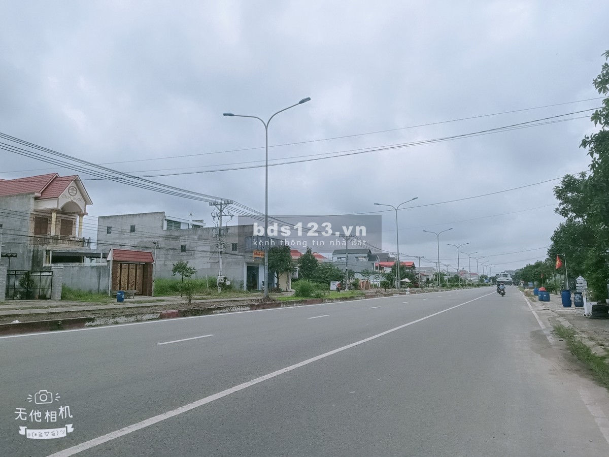 Chính chủ cần bán lô đất 1000m2 mặt tiền nhựa 42m tại Hớn Quản Bình Phước. Sổ sẵn giá rẻ