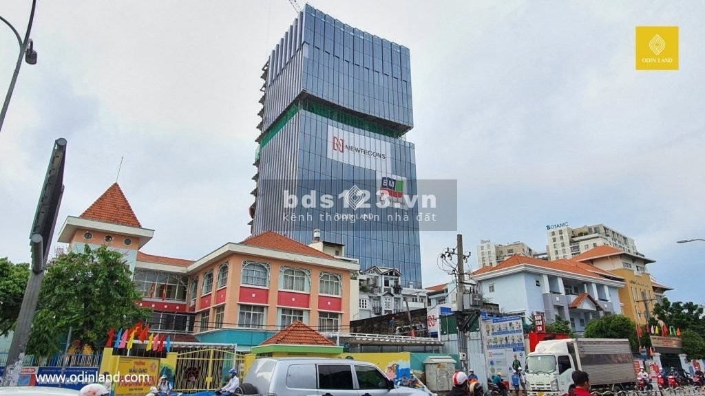 MT Yersin, Quận 1 100m đến Bitexco DT: 8x8m, 4 lầu. Giá: 39 tỷ TL lh 0911989098 Quân