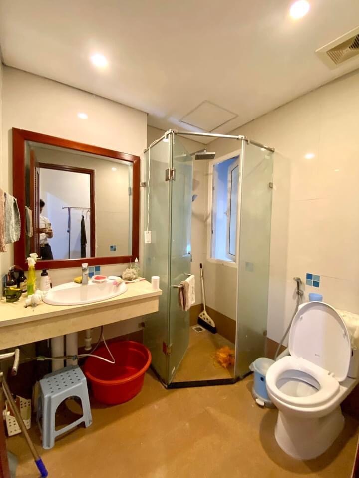 Bán siêu phẩm Ái Mộ dt 30m xây 4 tầng nhà đẹp chủ để lại nội thất giá 4.6 tỷ oto đỗ