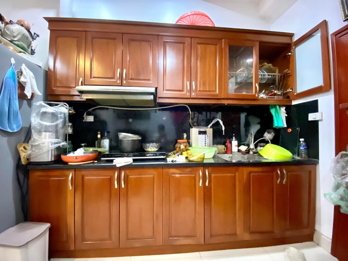Bán siêu phẩm Ái Mộ dt 30m xây 4 tầng nhà đẹp chủ để lại nội thất giá 4.6 tỷ oto đỗ