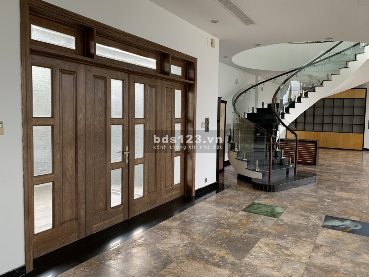 Cho thuê Mặt Bằng Nguyễn Thị Minh Khai, ĐaKao, Q.1: 8x20m 80 triệu GỌI 0911989098 Quân Đồng