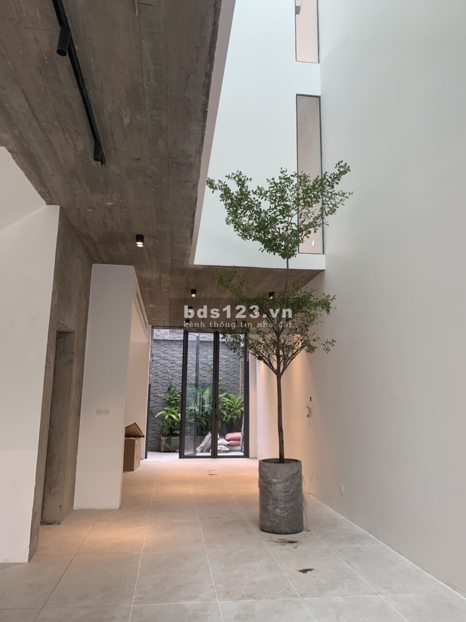 Biệt thự, sân vườn, Hồ Bơi, Thảo Điền, Quận 2 DT 8x20, 220m2 đất, 5 Tầng giá 41 tỷ tl, lh 0911989098