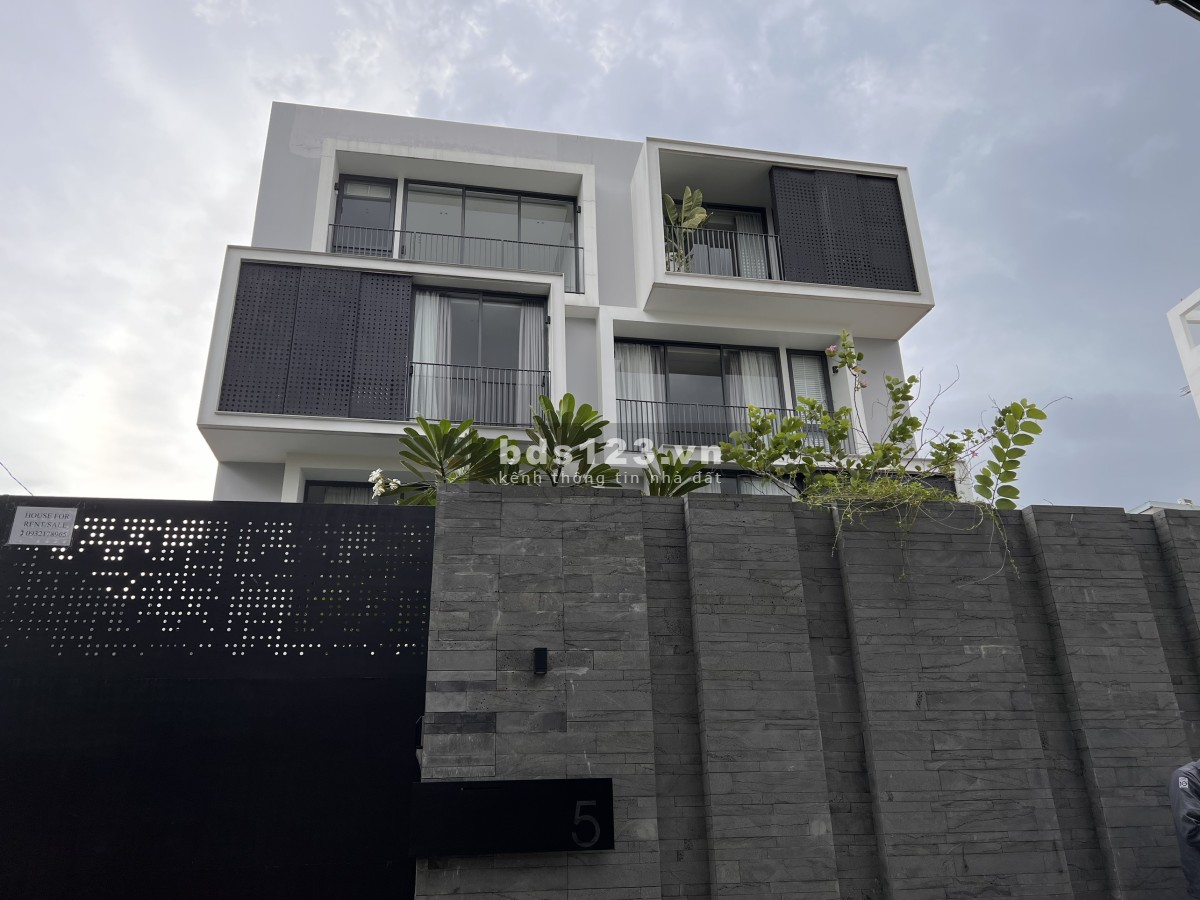 Biệt thự, sân vườn, Hồ Bơi, Thảo Điền, Quận 2 DT 8x20, 220m2 đất, 5 Tầng giá 41 tỷ tl, lh 0911989098