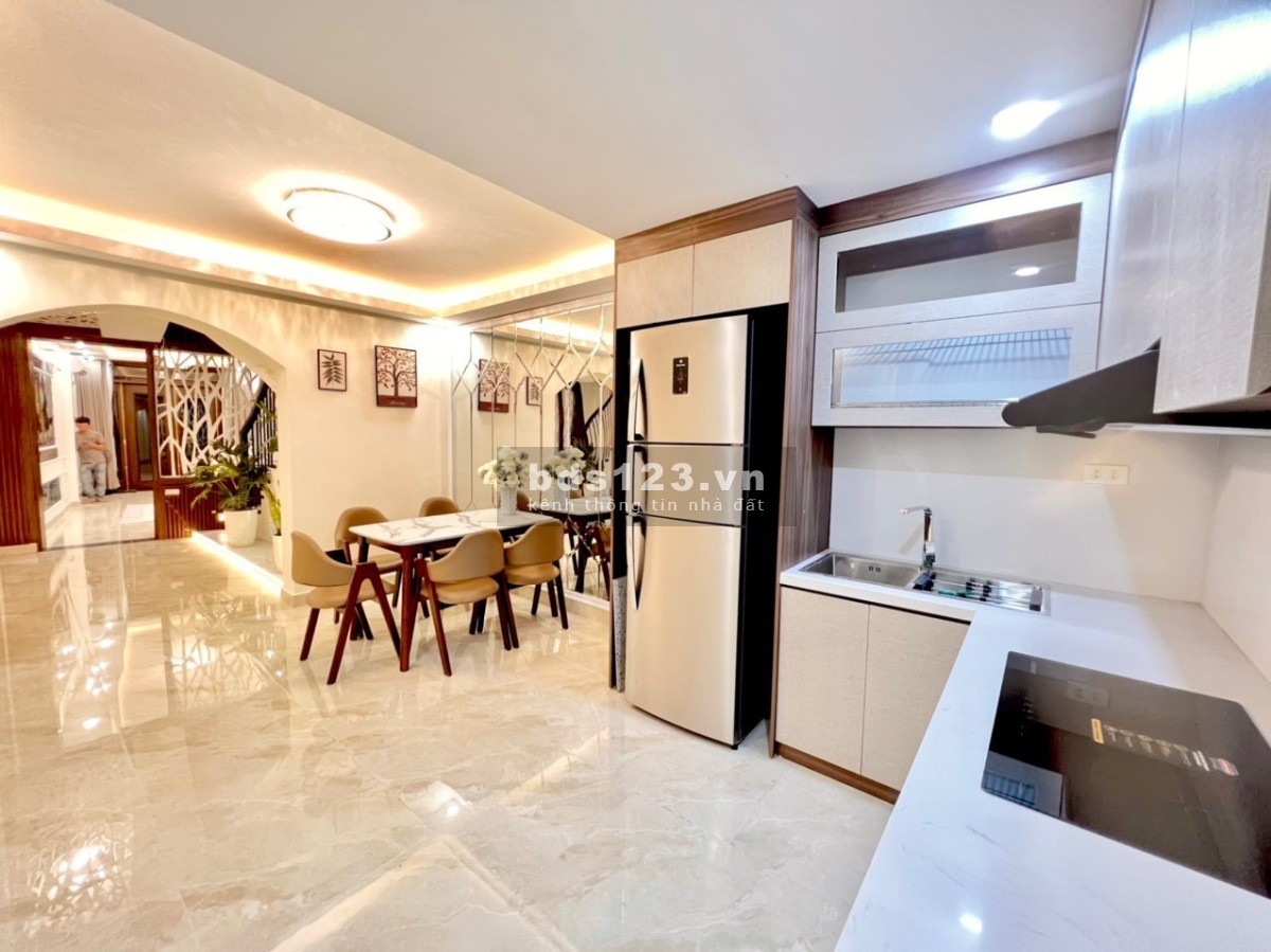 Bán Nhà. góc 2 thoáng. phố Minh Khai 45m 5T giá chỉ nhỉnh 7tỷ Hai Bà Trưng 0947913839.