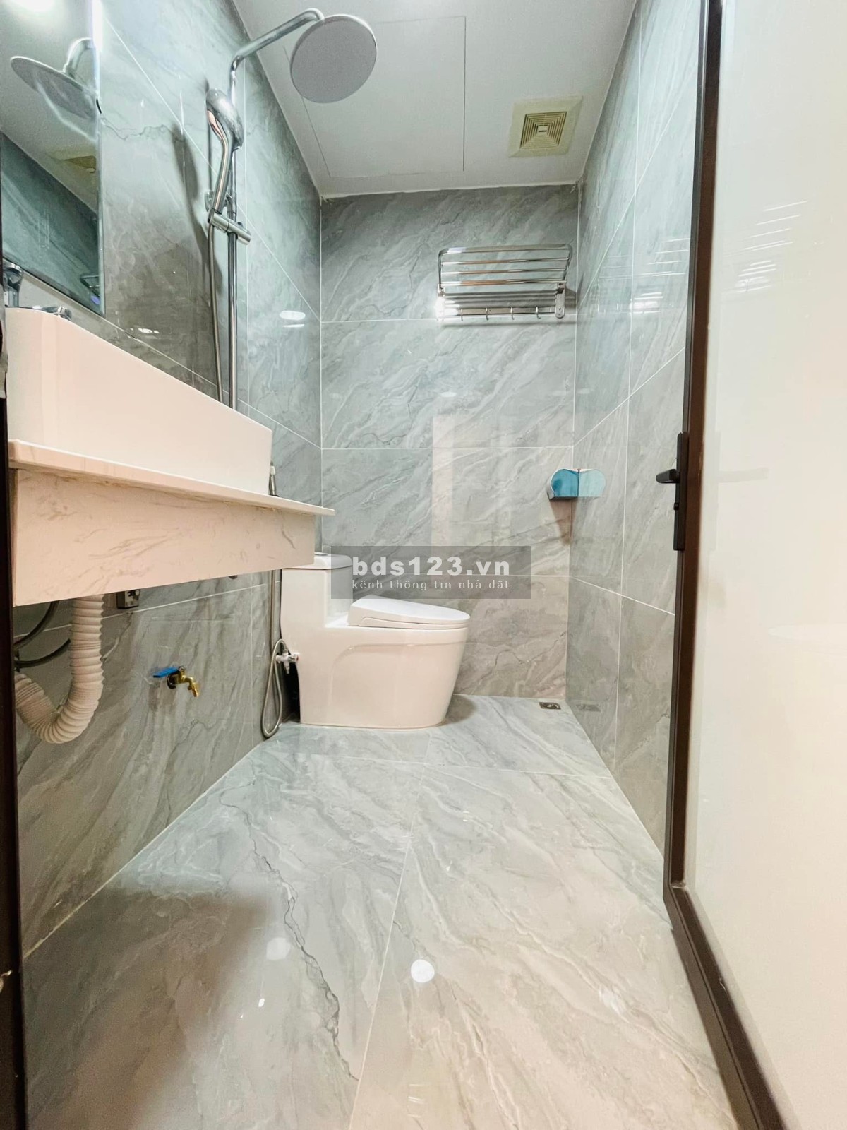 Chính chủ cần bán gấp nhà TT Đống Đa dt 25m2, 3 tầng MT 3.5M giá chỉ nhỉnh 2 tỷ