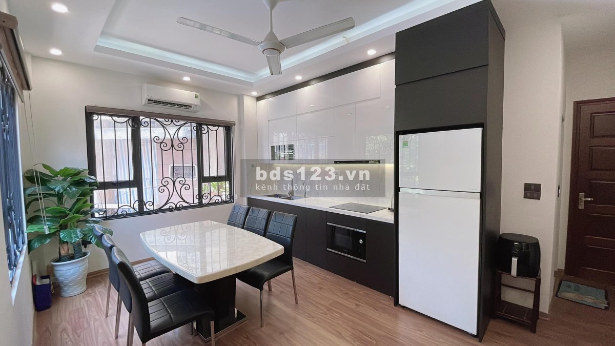 Nhà phố Kim Đồng ô tô vào nhà kinh doanh đỉnh, lô góc vỉa hè dt 45m2, 4 tầng, giá chỉ 6 tỷ