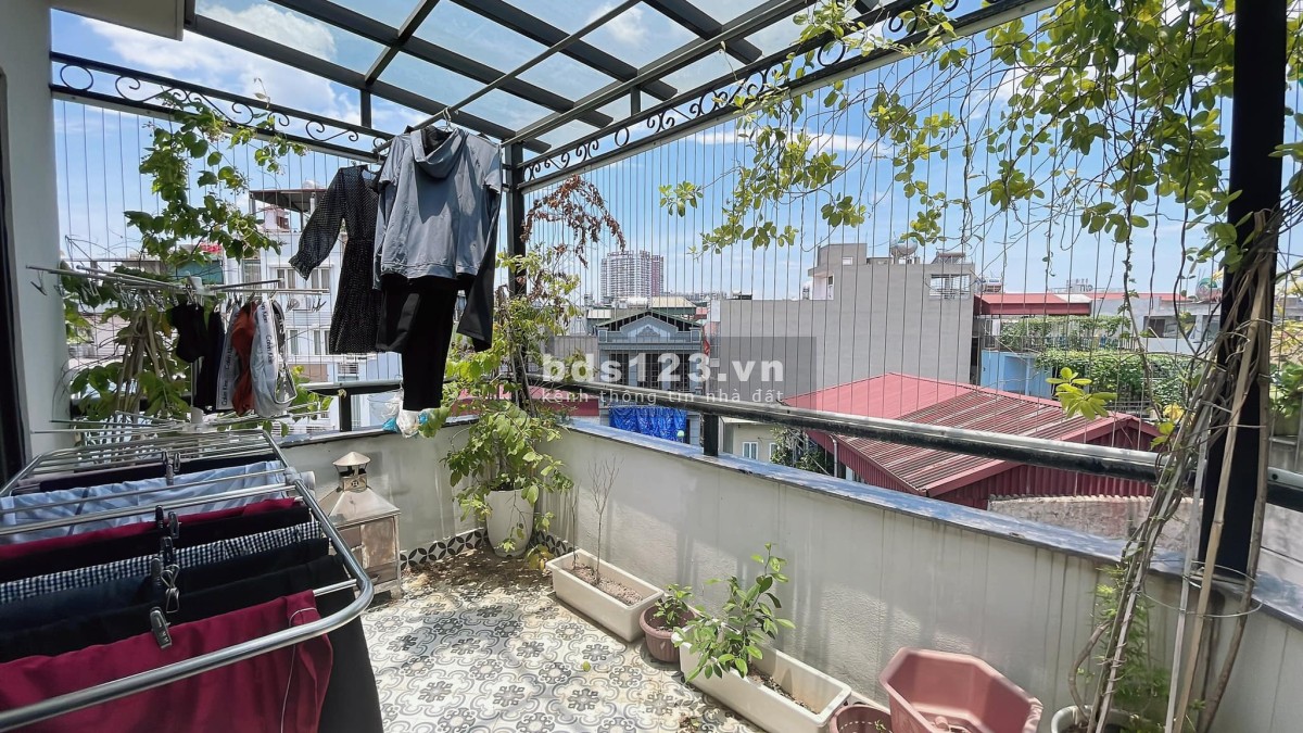 Nhà phố Kim Đồng ô tô vào nhà kinh doanh đỉnh, lô góc vỉa hè dt 45m2, 4 tầng, giá chỉ 6 tỷ
