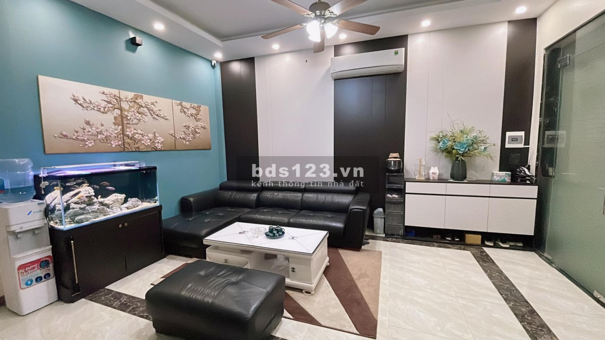 Nhà phố Kim Đồng ô tô vào nhà kinh doanh đỉnh, lô góc vỉa hè dt 45m2, 4 tầng, giá chỉ 6 tỷ
