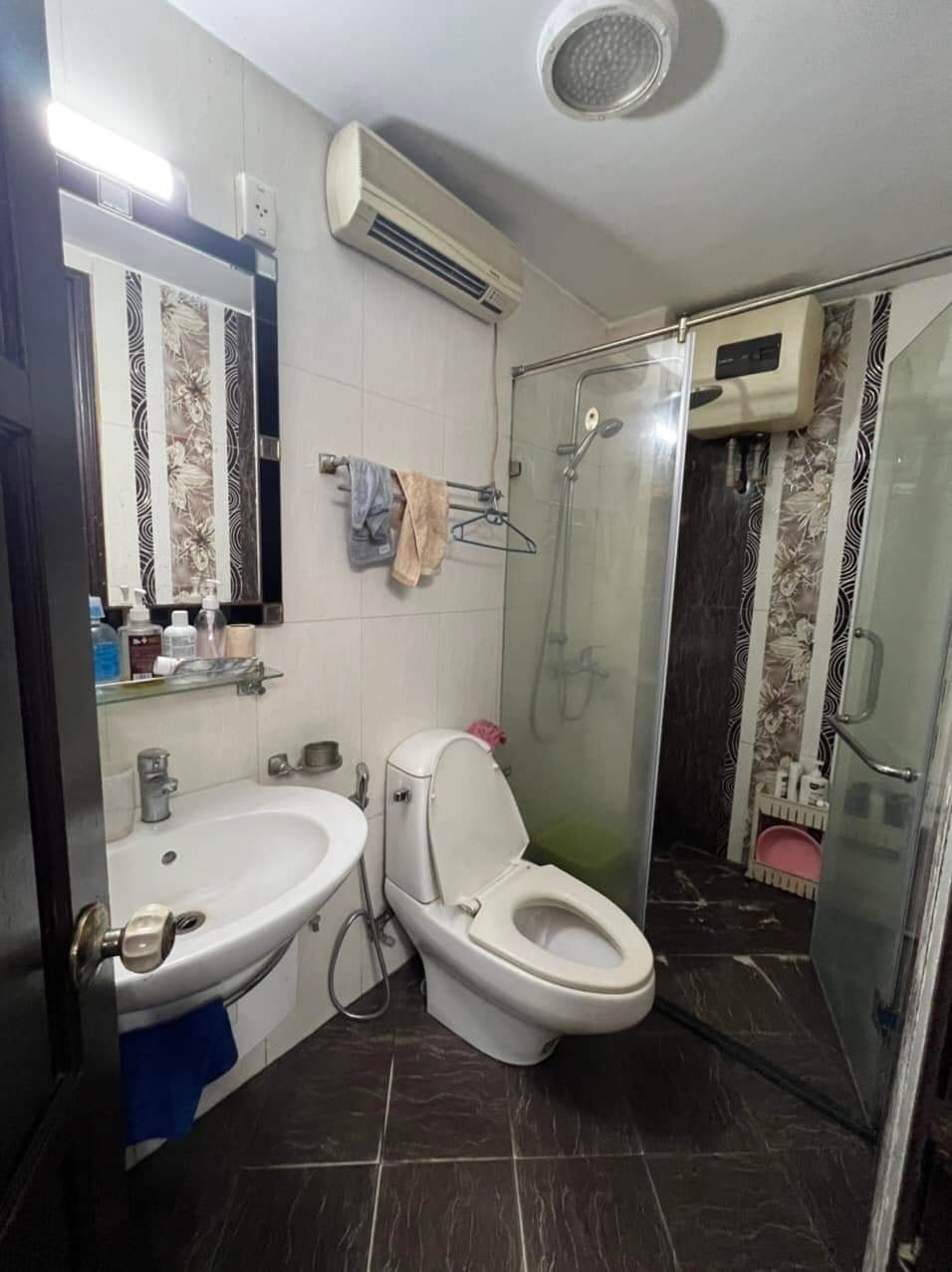 Bán nhà phố Nguyễn Lương Bằng, dt 47m2, 4 tầng 3 ngủ, ngõ thông trước nhà thoáng, mát, chỉ hơn 3 tỷ