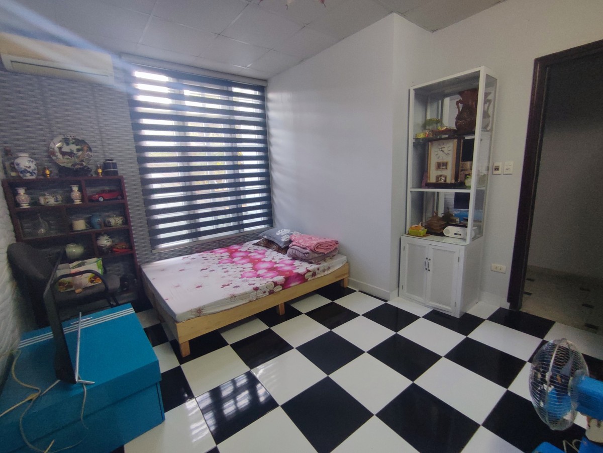 Bán nhà phố Nguyễn Lương Bằng, dt 47m2, 4 tầng 3 ngủ, ngõ thông trước nhà thoáng, mát, chỉ hơn 3 tỷ