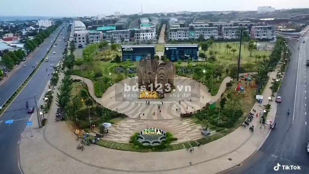Cần bán gấp nền đất xây nhà để kinh doanh trung tâm Buôn Hồ