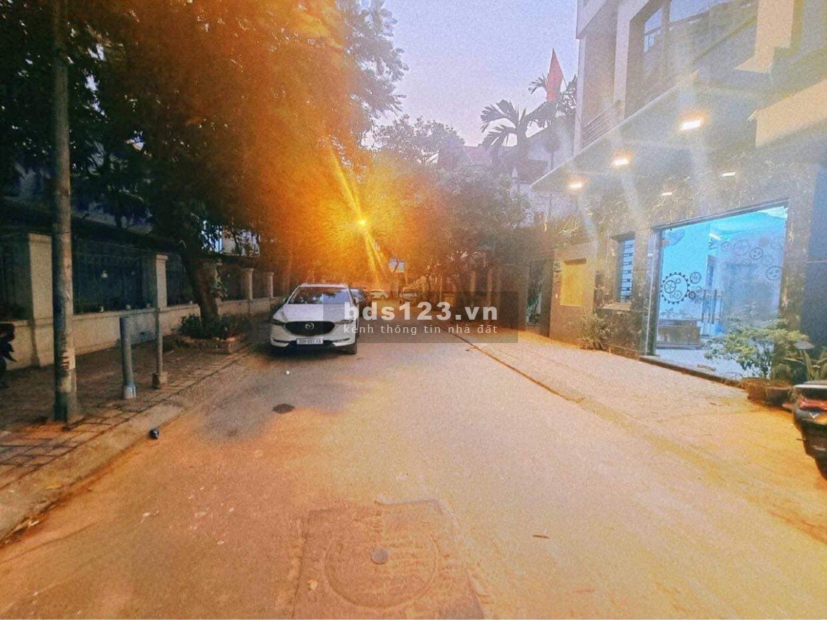 Bán nhà Trung Hoà ô tô tránh văn phòng kinh doanh sầm uất, dt 42m2, 6 tầng thang máy, 16 tỷ