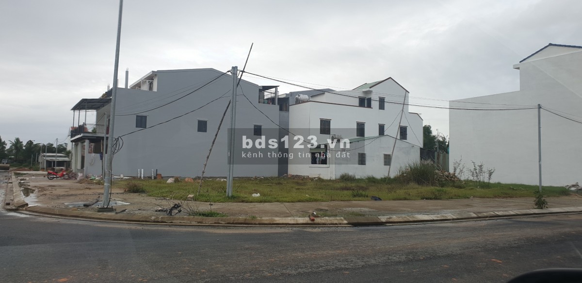 Bán lỗ, cần bán gấp 1 lô đất tâm huyết, giá rẻ hơn giá ngân hàng lh 0981373881