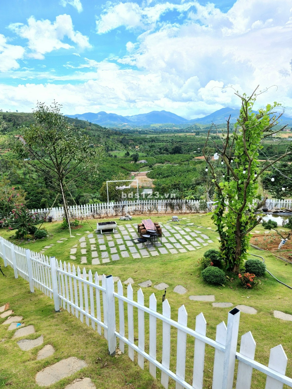 Còn duy nhất 1 lô đất ngay mặt tiền đường ngã 5 Dambri, view đồi, giá tốt