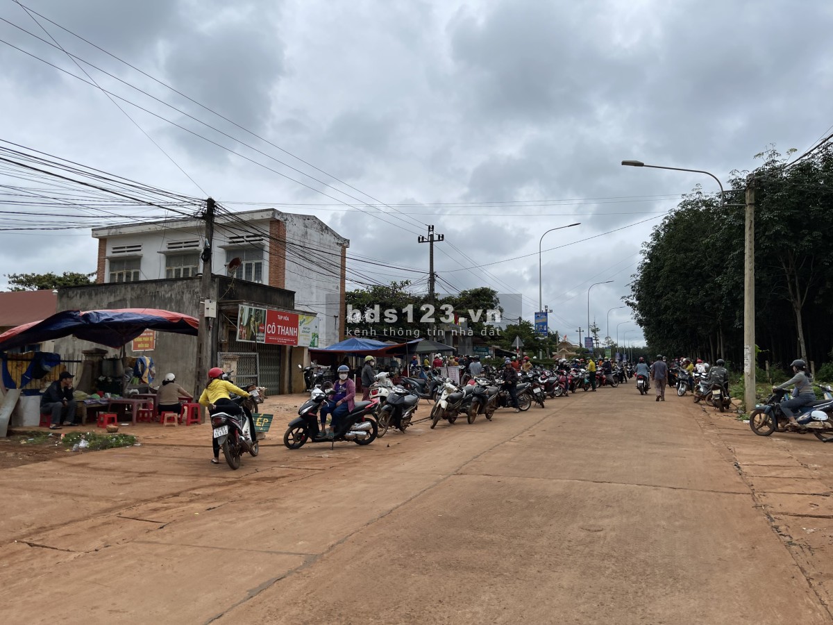 Bán nhanh cặp lô 12m ngay chợ Phú Lộc chỉ 900 triệu, liên hệ 0374534529