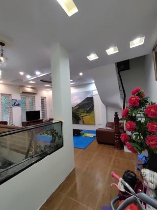 Bán nhà riêng chính chủ Pháo Đài Láng lô góc 5 tầng 3 PN rộng ngõ ba gác giá 4,3 tỷ