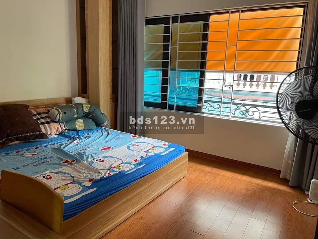 Chính chủ cần bán gấp nhà TT Cầu Giấy DTSD 50m² x 5 tầng MT 4,5m nhỉnh giá 6 tỷ đồng