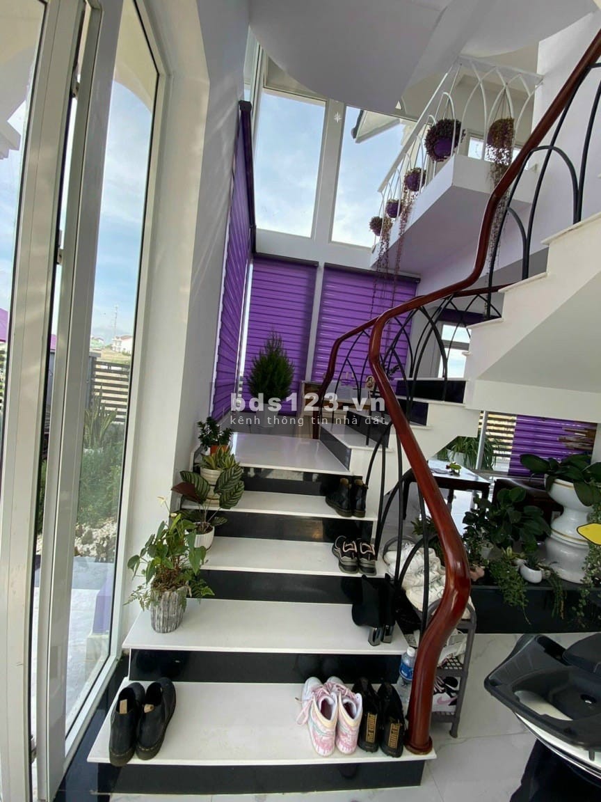 Cần bán gấp căn biệt thự nghỉ dưỡng tại thành phố Đà Lạt, giá 16.5 tỷ, giá tốt