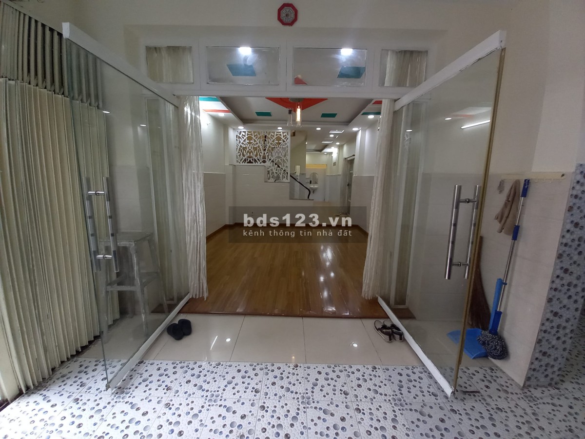 Nhà đẹp Nguyễn Sỹ Sách xây mới 100% diện tích 77m² x 2 tầng, nhỉnh giá 5 tỷ
