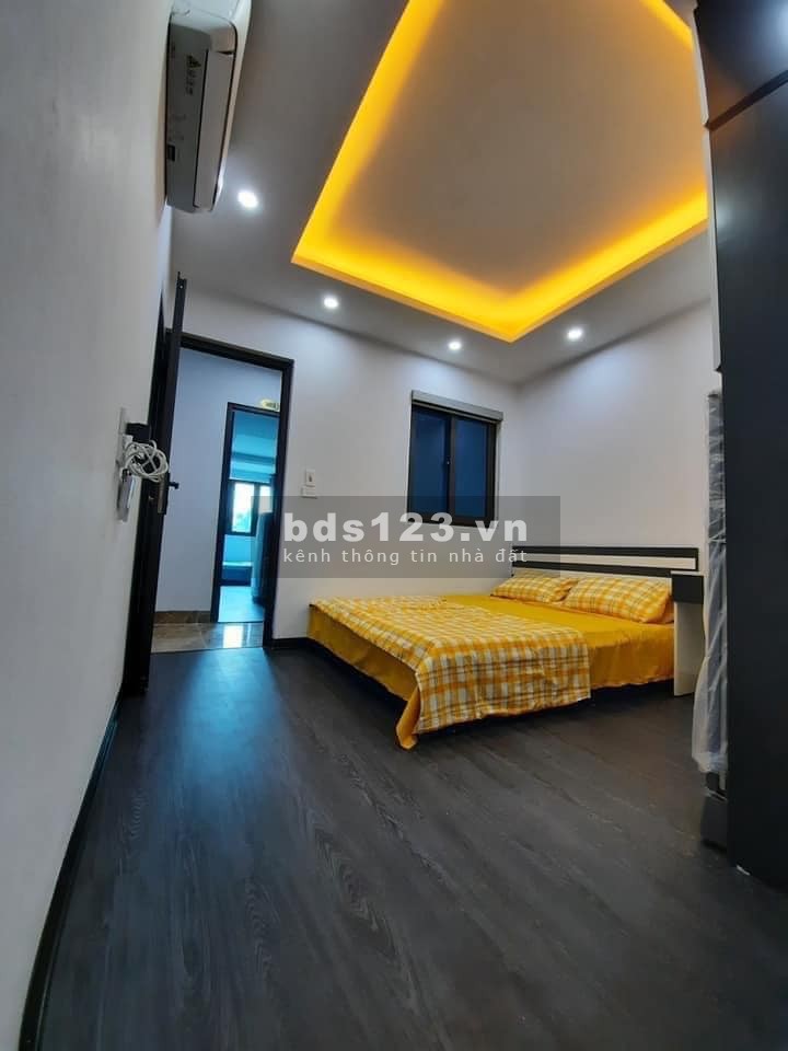 Dòng tiền triệu đô 7 tầng thang máy doanh thu 40 triệu/tháng ô tô vào nhà 35 phòng