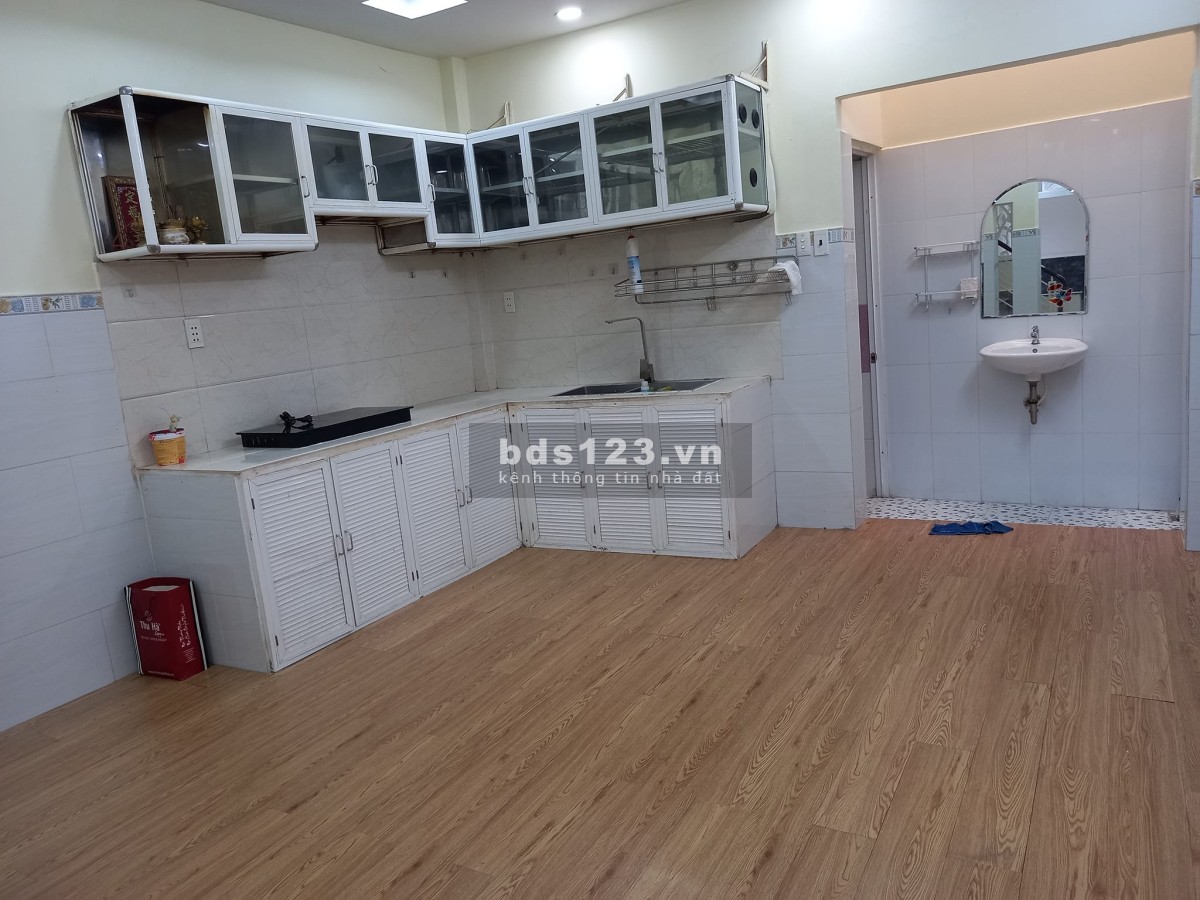Nhà đẹp Nguyễn Sỹ Sách xây mới 100% diện tích 77m² x 2 tầng, nhỉnh giá 5 tỷ