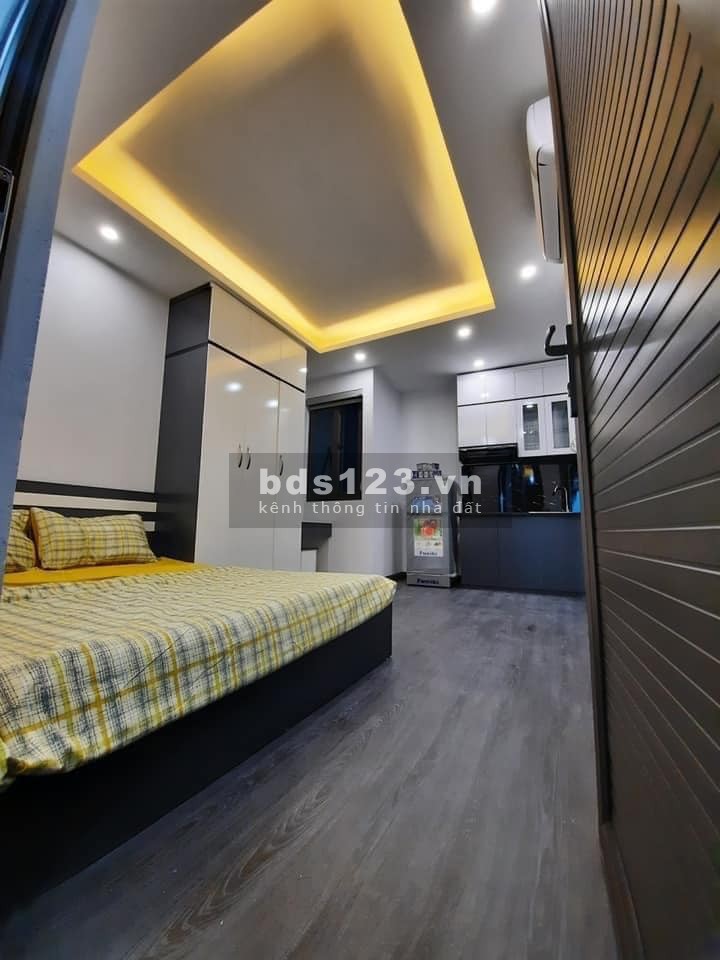 Dòng tiền triệu đô 7 tầng thang máy doanh thu 40 triệu/tháng ô tô vào nhà 35 phòng