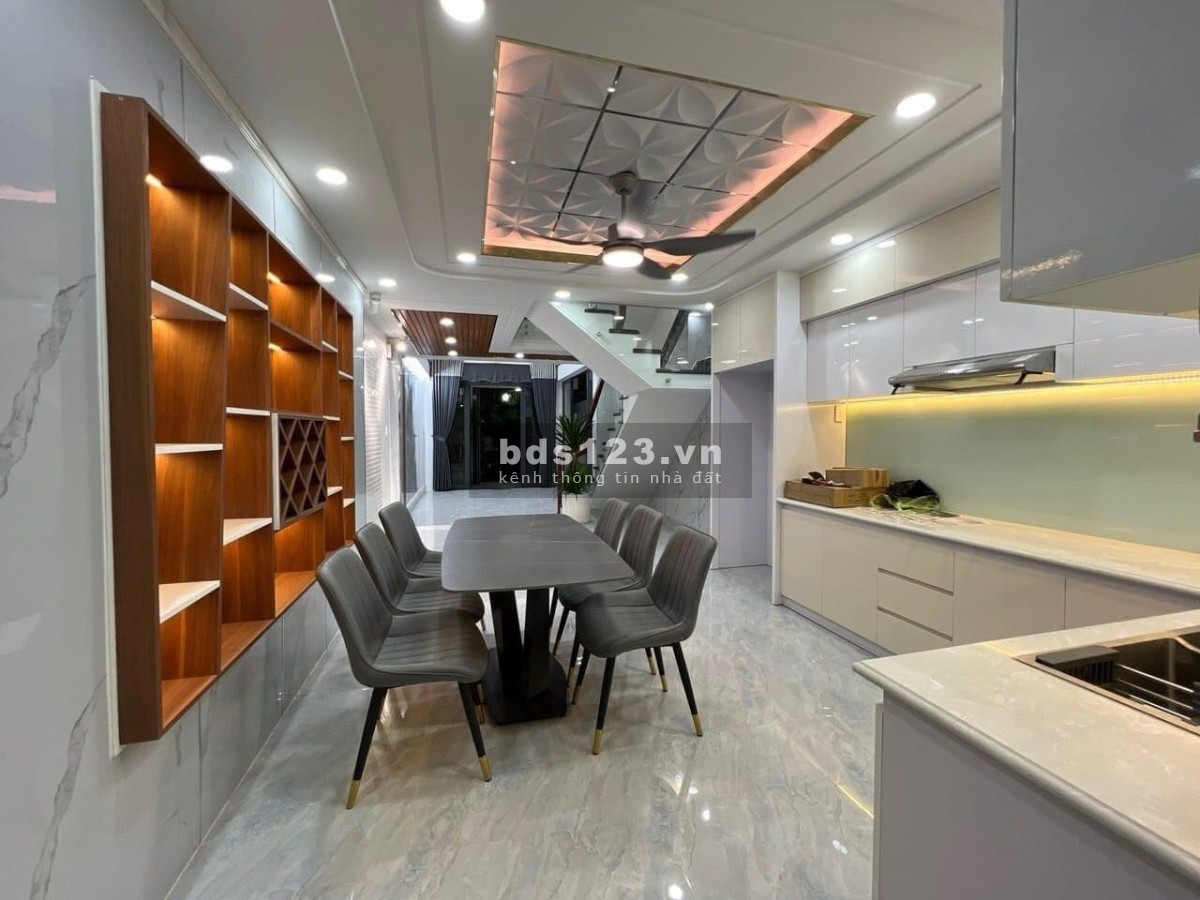 Bán nhà MTKD Văn Cao PTH Tân Phú 8x20m 4lầu Có Thang Máy VIP giá 31 tỷ