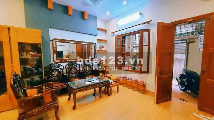 Bán nhà ngõ 639 Hoàng Hoa Thám DT 56m² mặt tiền 5,5m giá 5,5 tỷ