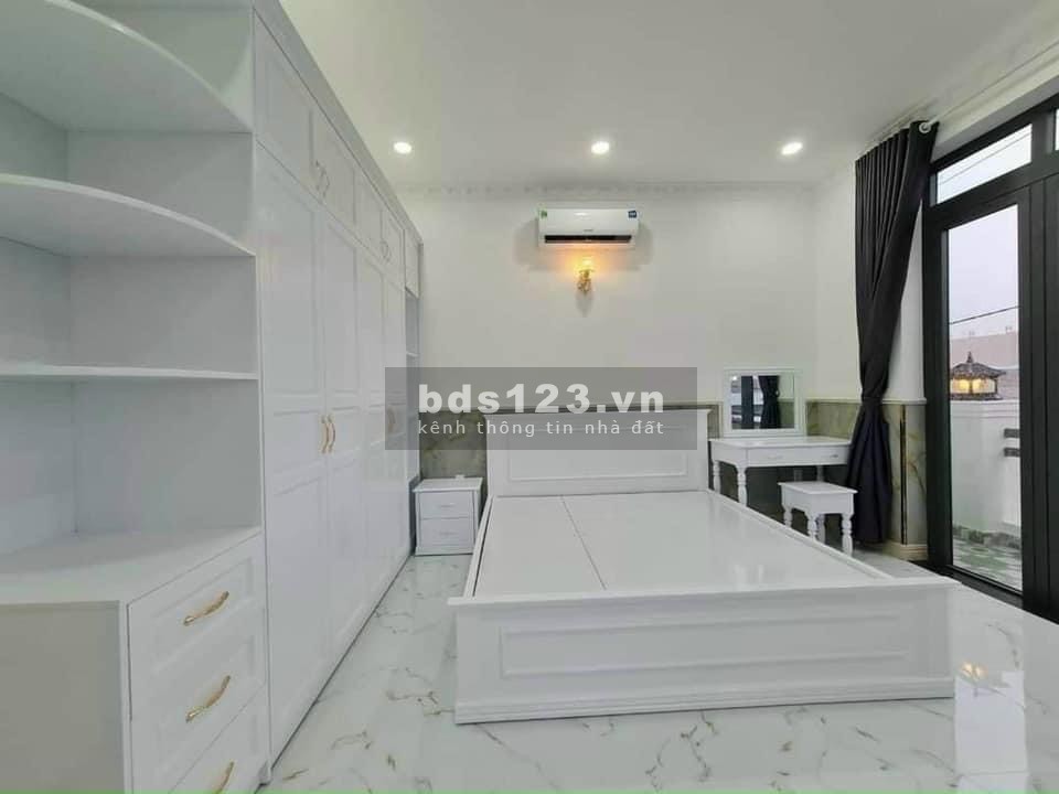 Bán nhà thiết kế như villa hẻm xe hơi 6m Huỳnh Tấn Phát Nhà Bè