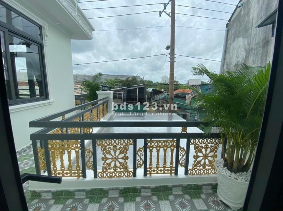 Bán nhà thiết kế như villa hẻm xe hơi 6m Huỳnh Tấn Phát Nhà Bè