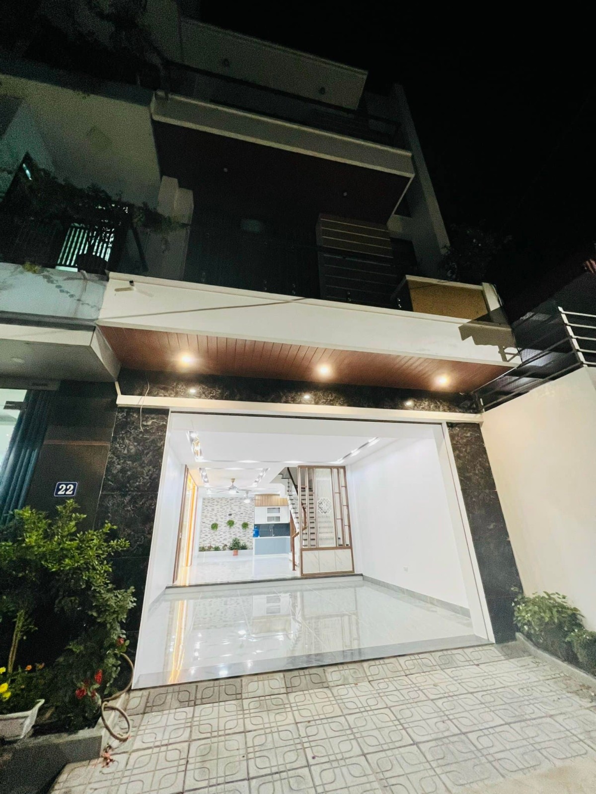 Siêu phẩm nhà hiếm Ngọc Lâm lô góc kinh doanh nhỉnh giá 9 tỷ đồng LH 0978401303