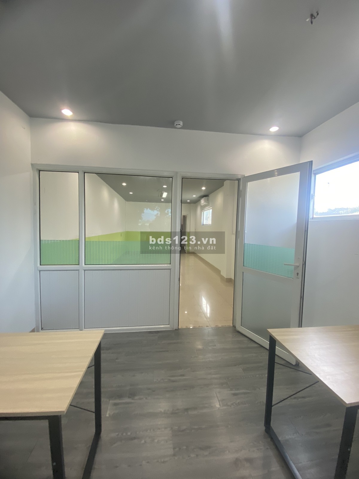Văn phòng 56 Nguyễn Tri Phương, gần sân bay, dtsd 45m2 4tr, 5tr, 7tr
