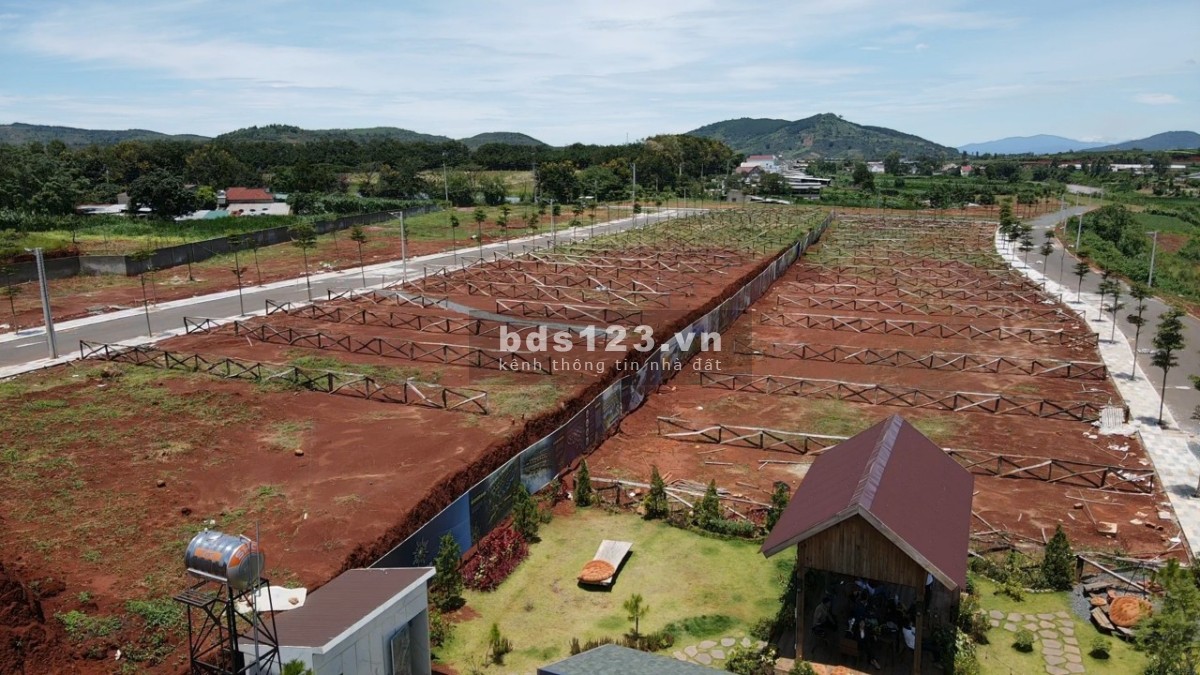 Cần bán gấp mấy lô đất nghỉ dưỡng tại Lâm Đồng, sổ riêng, giá tốt 3.5 tỷ