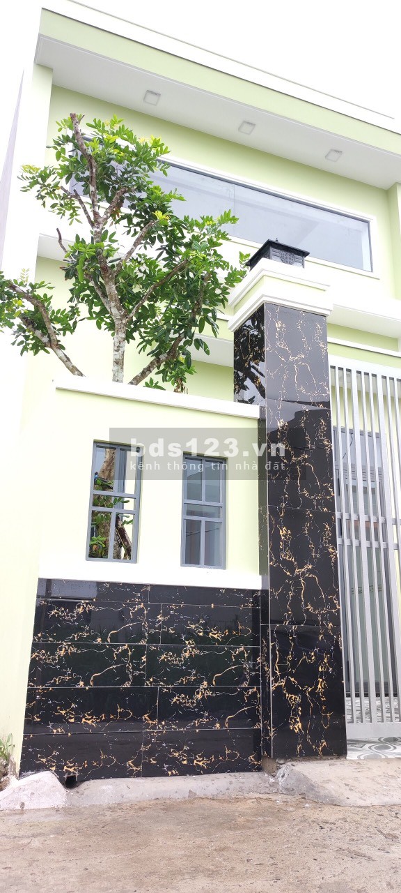 Sổ hồng riêng chính chủ giá ngộp kẹt tiền bán gấp khu đông đúc