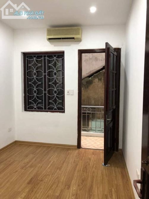 Bán nhà Phạm Văn Hai, Tân Bình DT 30m², nhà đẹp vuông vức giá gần 4 tỷ đồng