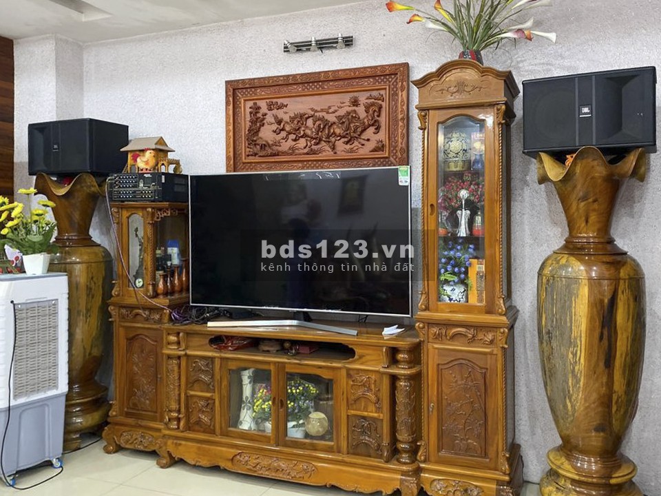 Bán nhà Tây Hồ siêu phẩm mặt phố chủ tự xây gara ô tô kinh doanh,, dt 104m2, giá 20 tỷ