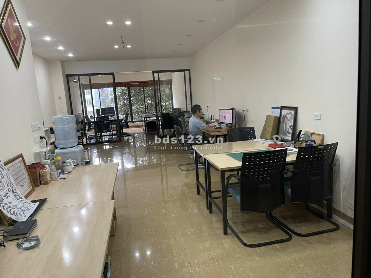 Chính chủ cho thuê mặt bằng làm văn phòng cạnh Khu liên cơ Võ Chí Công