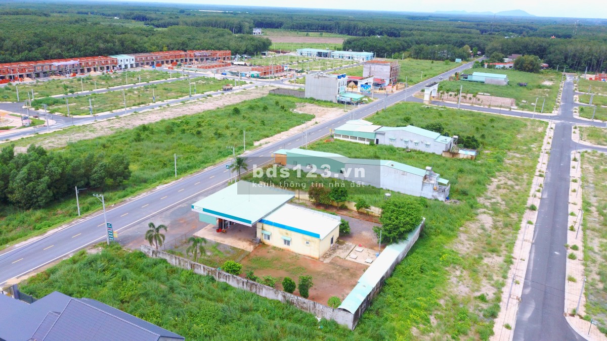 Bán đất mặt tiền Đại lộ 32m, trung tâm KĐT Phúc Hưng Golden