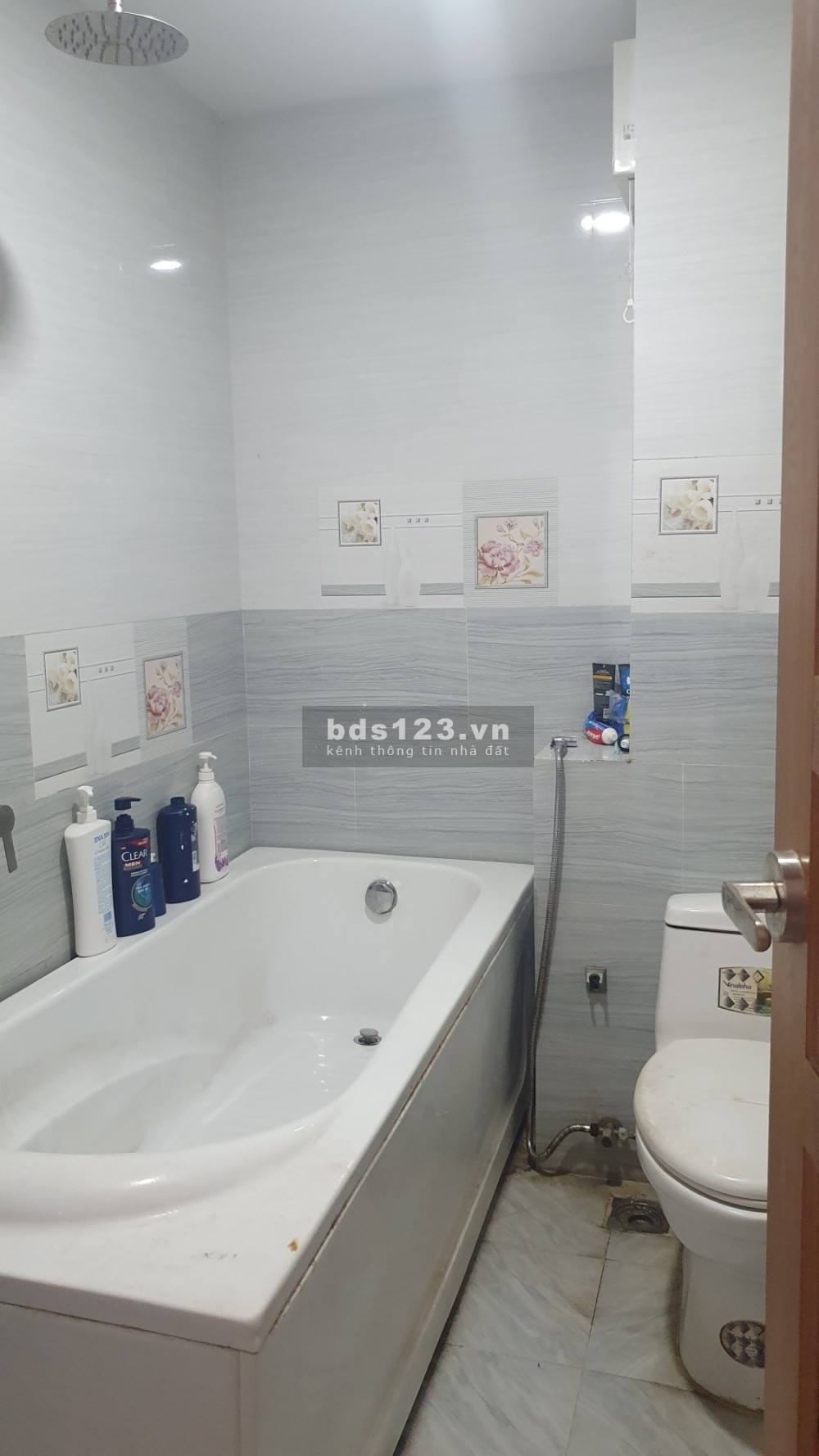 Bán nhà hẻm xe hơi 6m đường Cách Mạng Tháng 8, Quận 10, 4 tầng giá nhỉnh 7 tỷ đồng