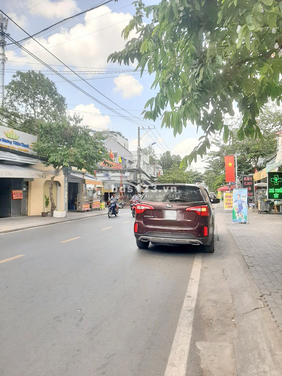 Bán nhà mặt phố 2 lầu đường Lâm Văn Bền, phường Bình Thuận, quận 7
