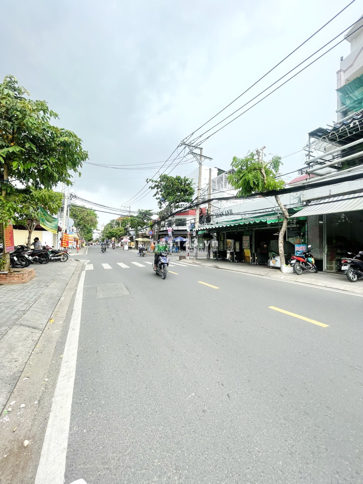 Bán nhà mặt phố 2 lầu đường Lâm Văn Bền, phường Bình Thuận, quận 7