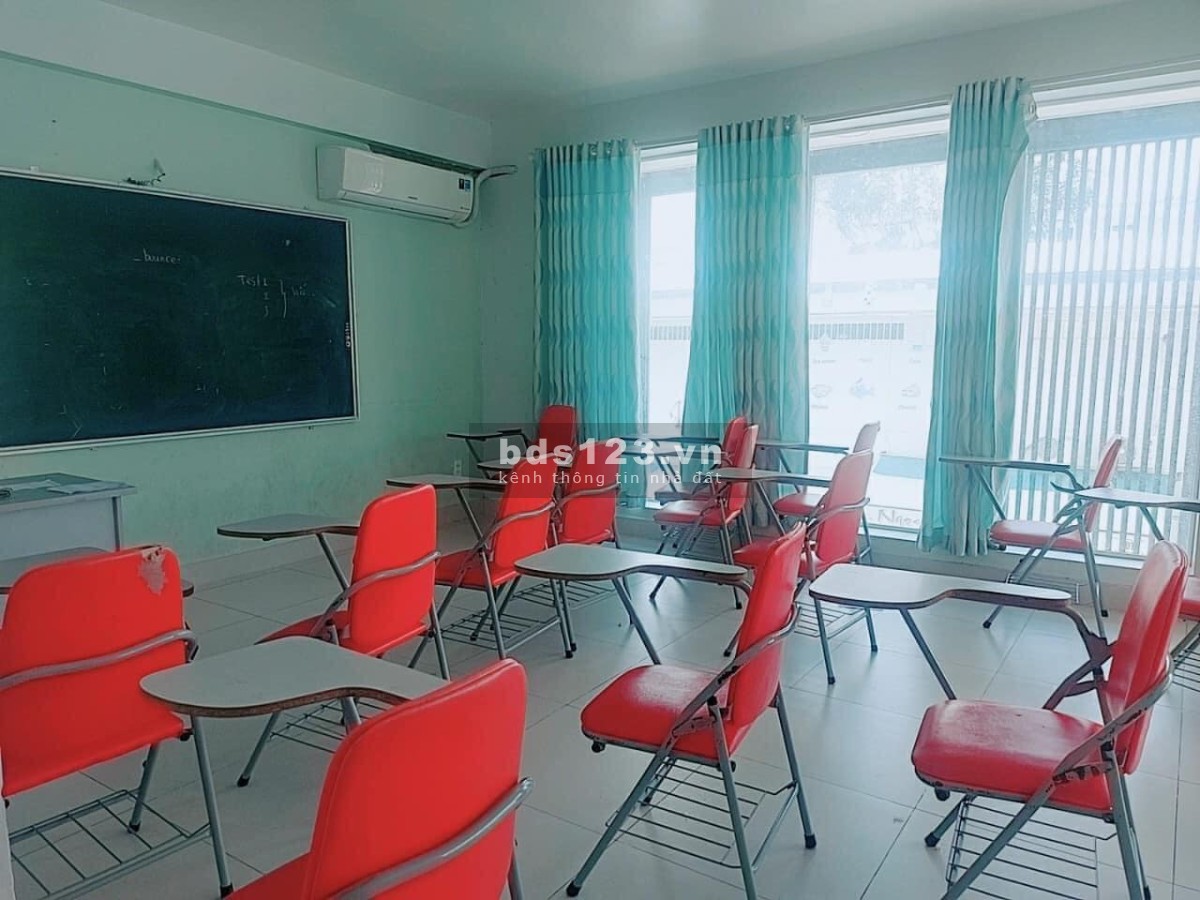 Building Quận 8 3 mặt tiền đường 12m, 6 tầng bê tông cốt thép, gần 200m2, công nhận đủ chỉ 16.8 tỷ