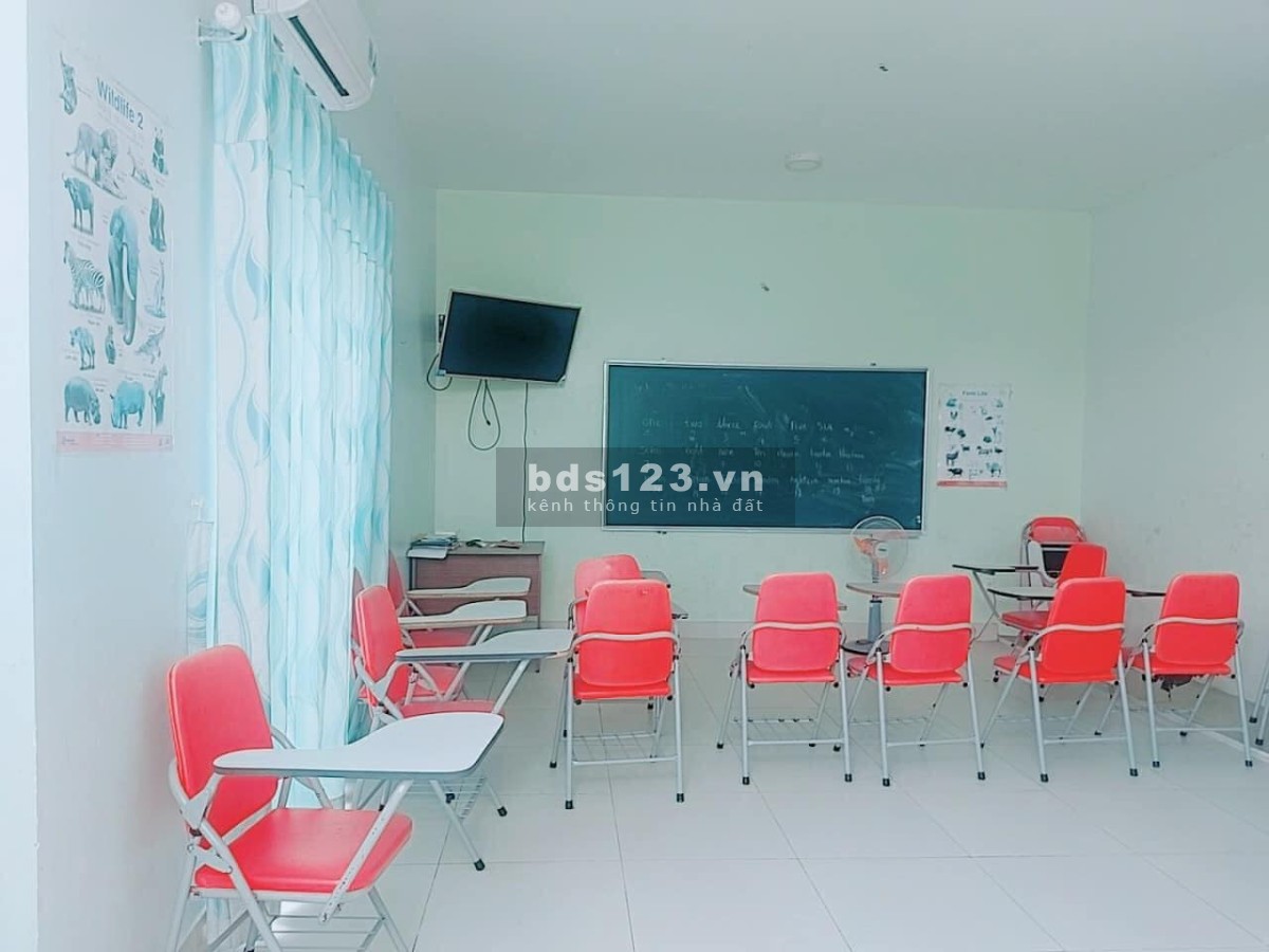 Building Quận 8 3 mặt tiền đường 12m, 6 tầng bê tông cốt thép, gần 200m2, công nhận đủ chỉ 16.8 tỷ